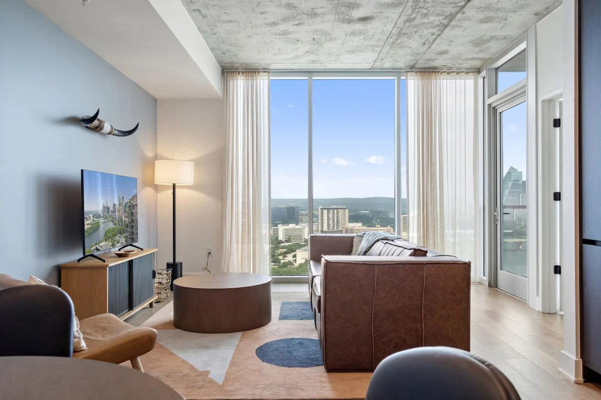 2BR Lux Highrise + Austin + Vibrant Rainey St #8