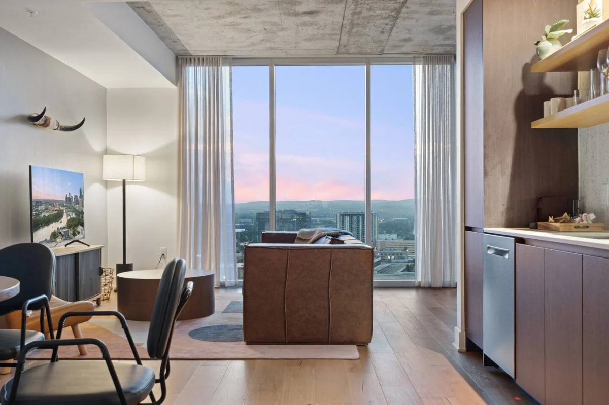 2BR Lux Highrise + Austin + Vibrant Rainey St #3