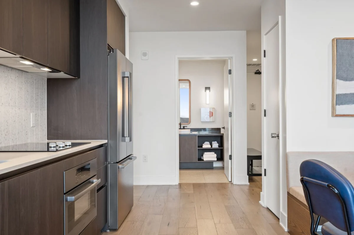 2BR Lux Highrise + Austin + Vibrant Rainey St #5