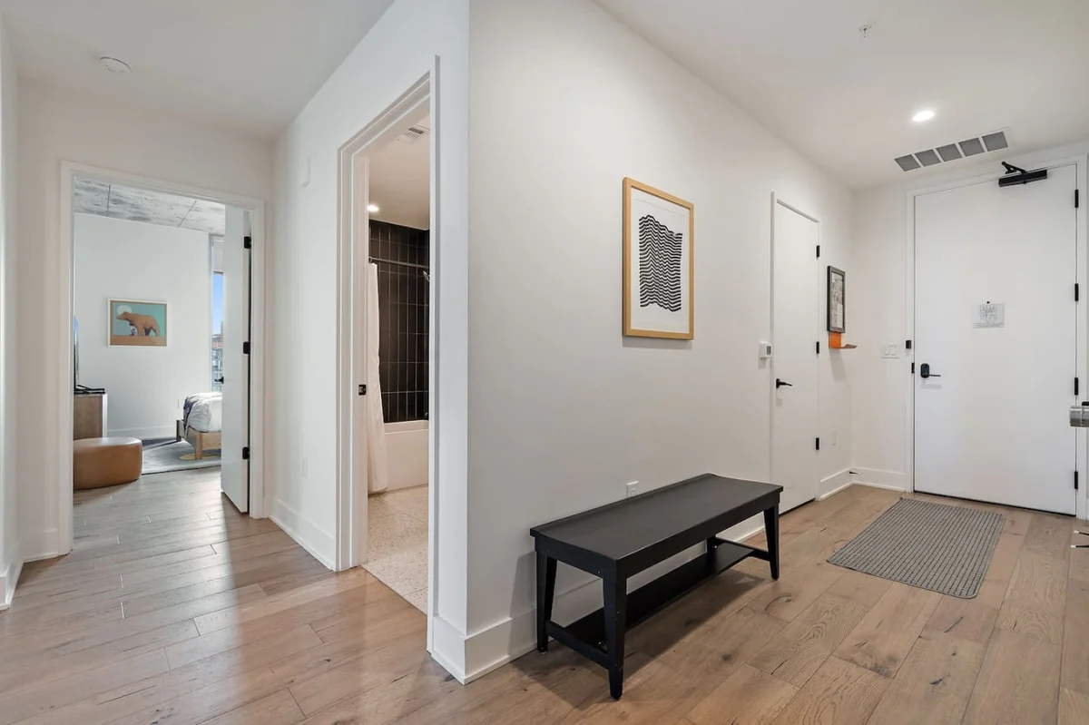2BR Lux Highrise + Austin + Vibrant Rainey St #7