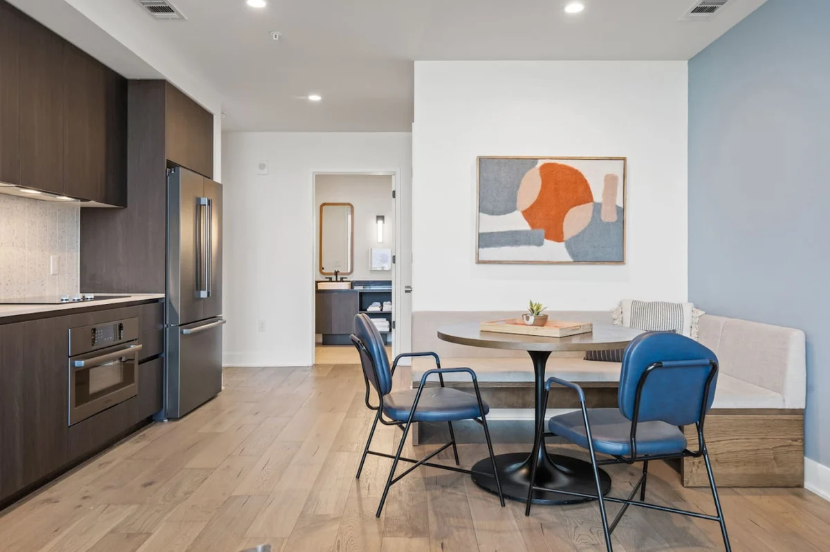 2BR Lux Highrise + Austin + Vibrant Rainey St #16
