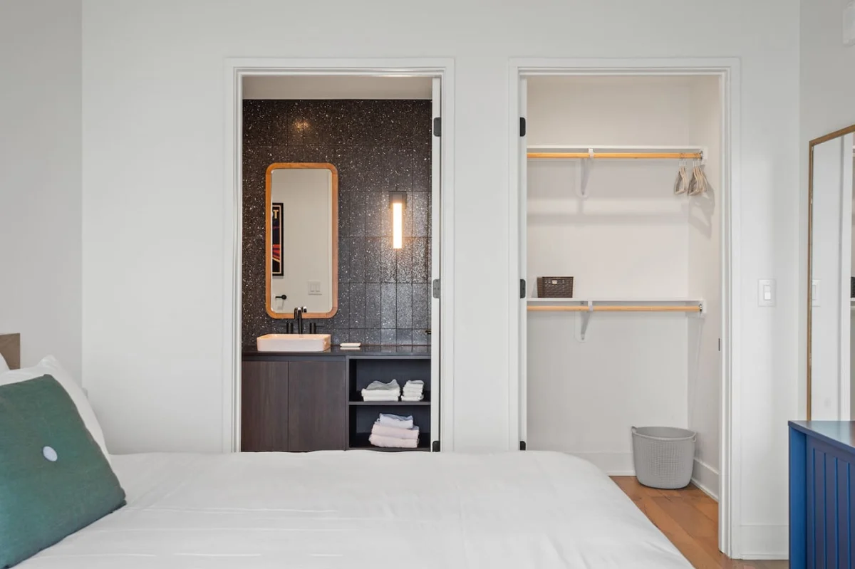 2BR Lux Highrise + Austin + Vibrant Rainey St #10