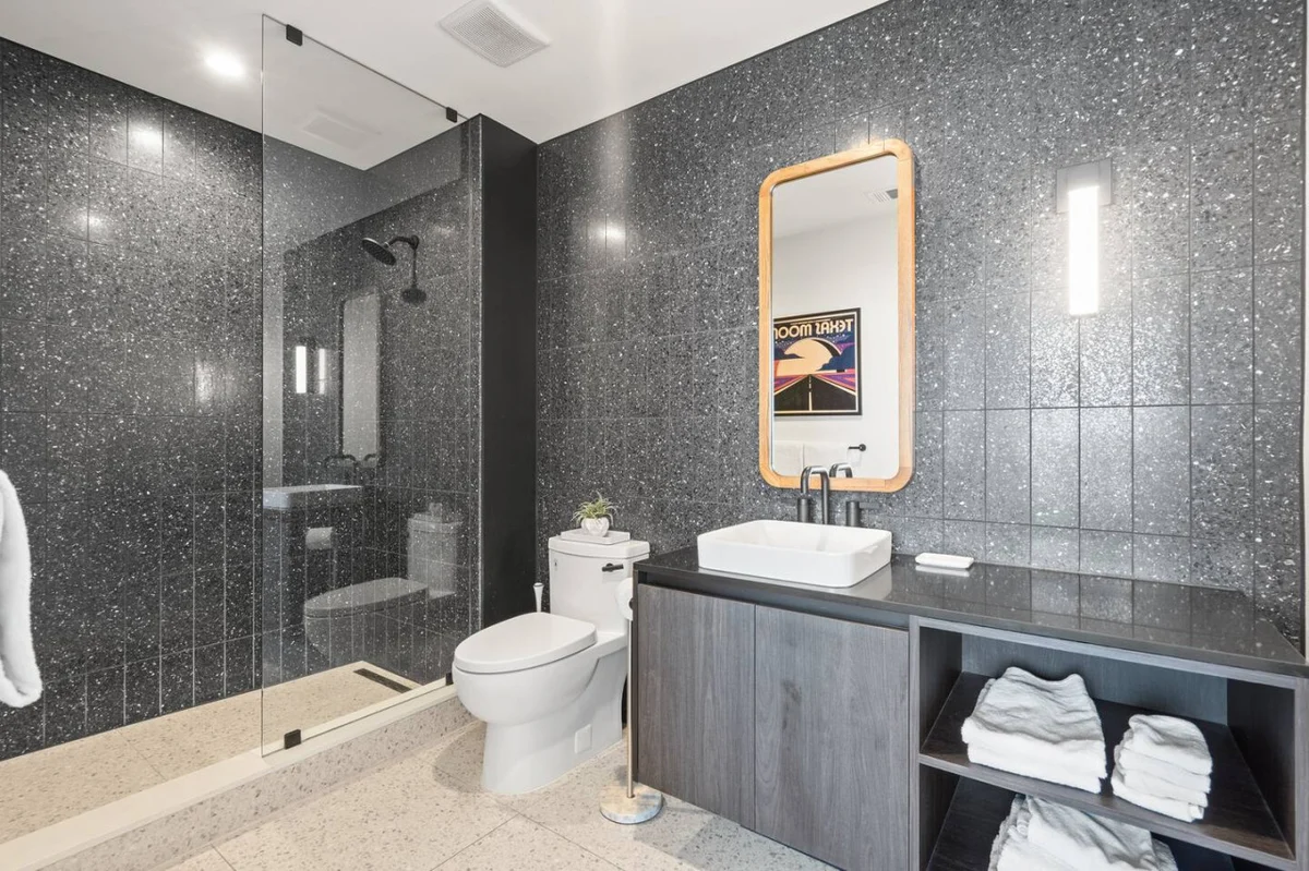 2BR Lux Highrise + Austin + Vibrant Rainey St #11