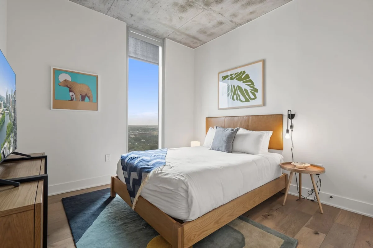 2BR Lux Highrise + Austin + Vibrant Rainey St #17