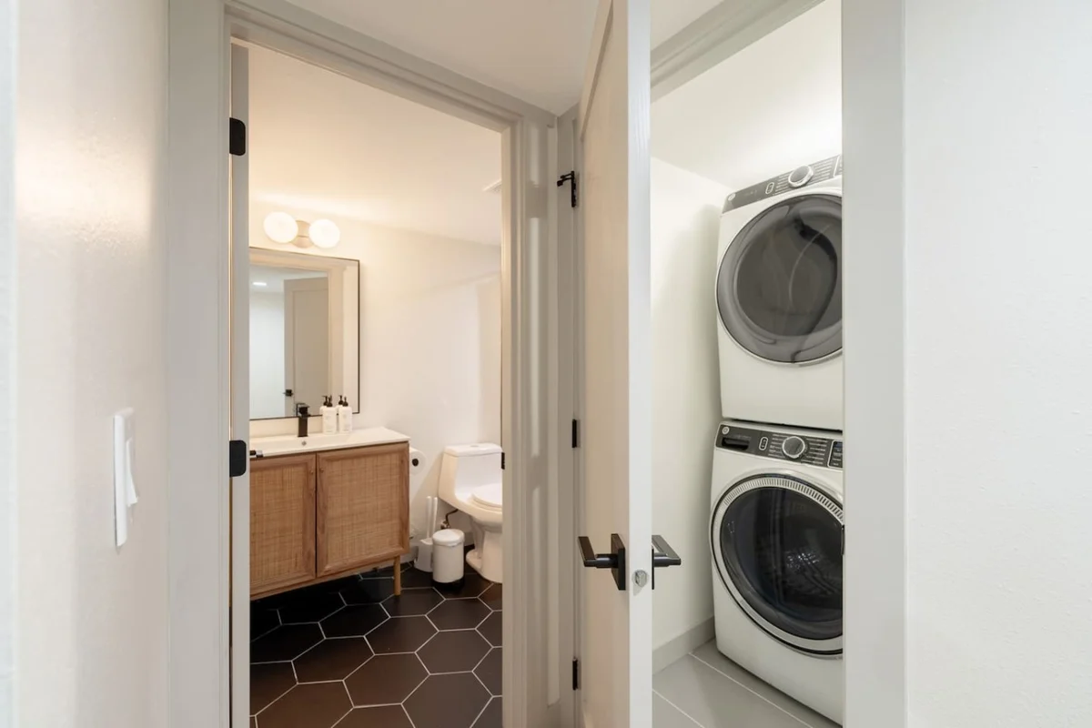 4BR Spacious home | EV charger | Near Green Lake #6