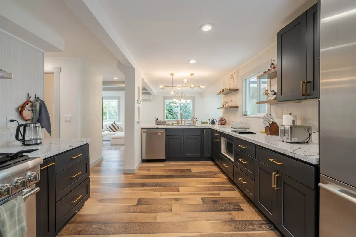 4BR Spacious home | EV charger | Near Green Lake #3