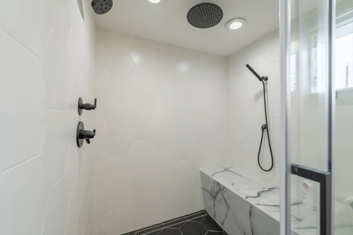 4BR Spacious home | EV charger | Near Green Lake #11