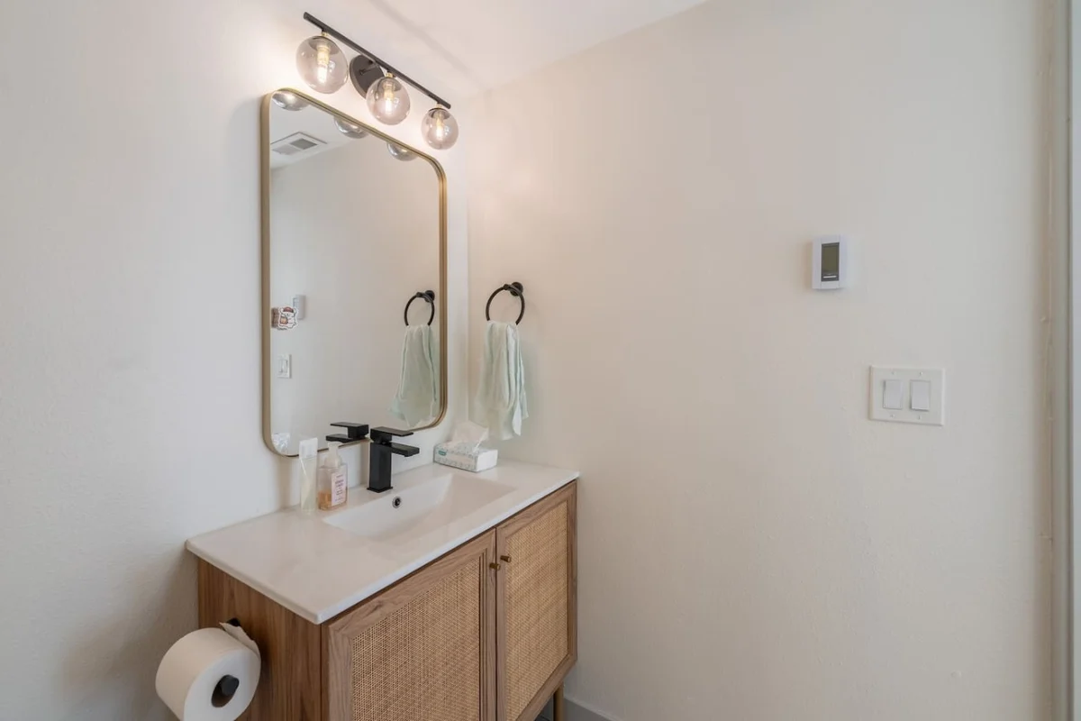 4BR Spacious home | EV charger | Near Green Lake #41