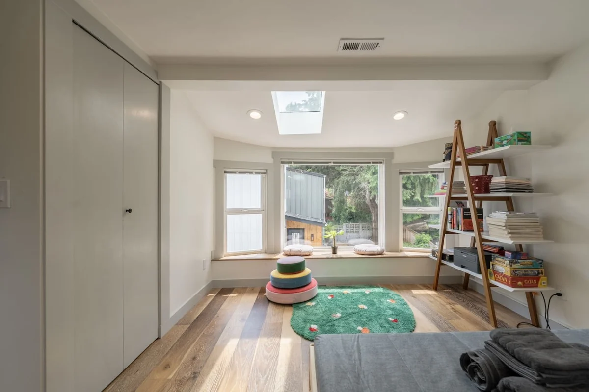 4BR Spacious home | EV charger | Near Green Lake #24