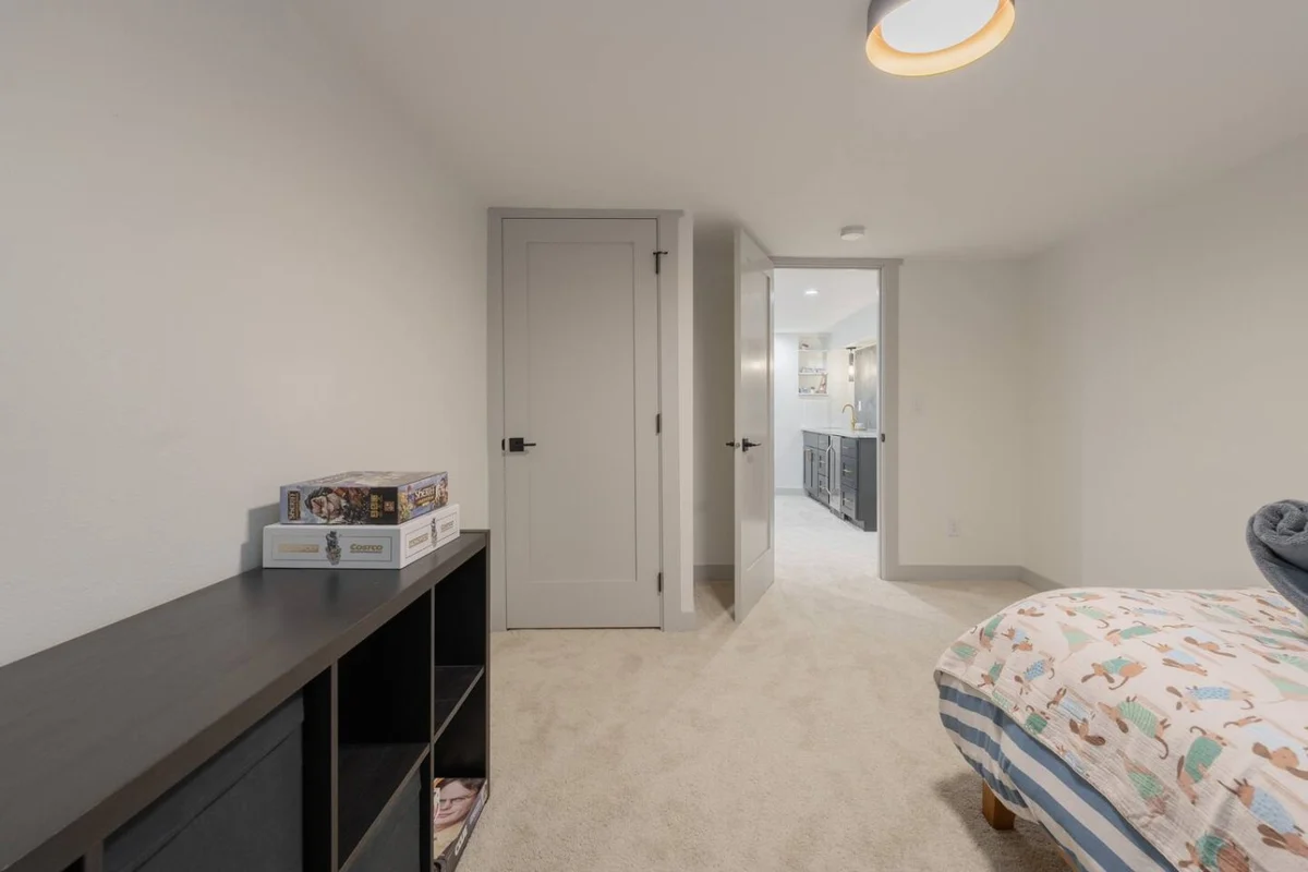 4BR Spacious home | EV charger | Near Green Lake #32