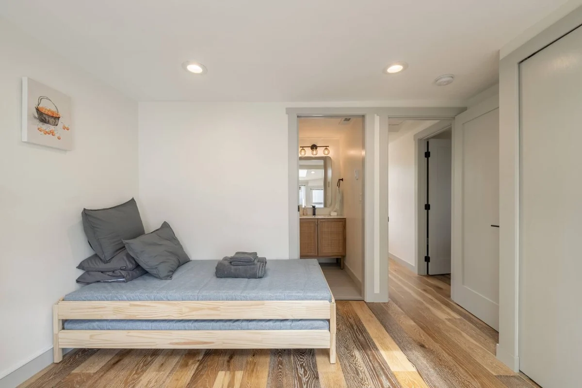 4BR Spacious home | EV charger | Near Green Lake #48