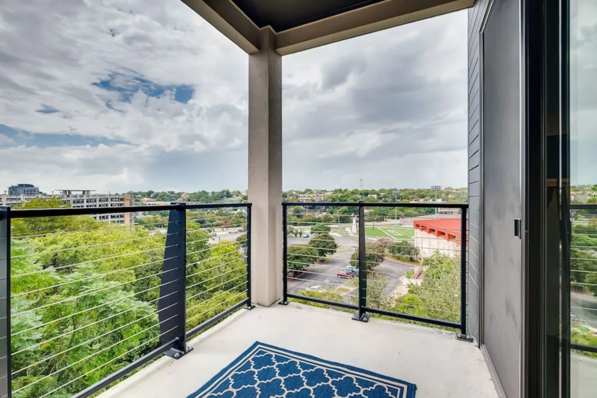 Capitol View Condos | Downtown Austin - Lone Star #3