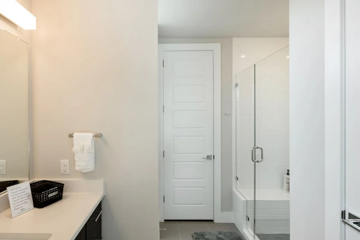 Capitol View Condos by One Fine Bnb - Paramount #8