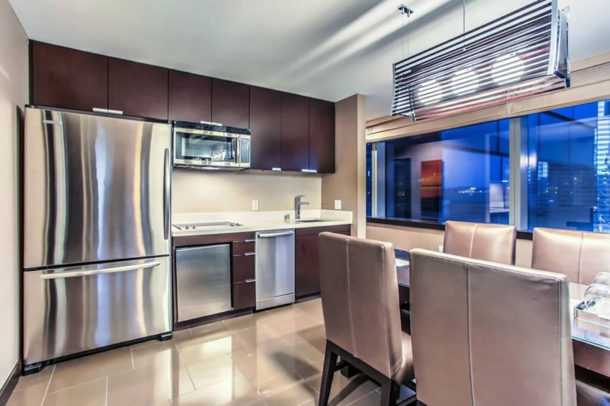 City Center! | Panoramic Corner Suite at Vdara #16
