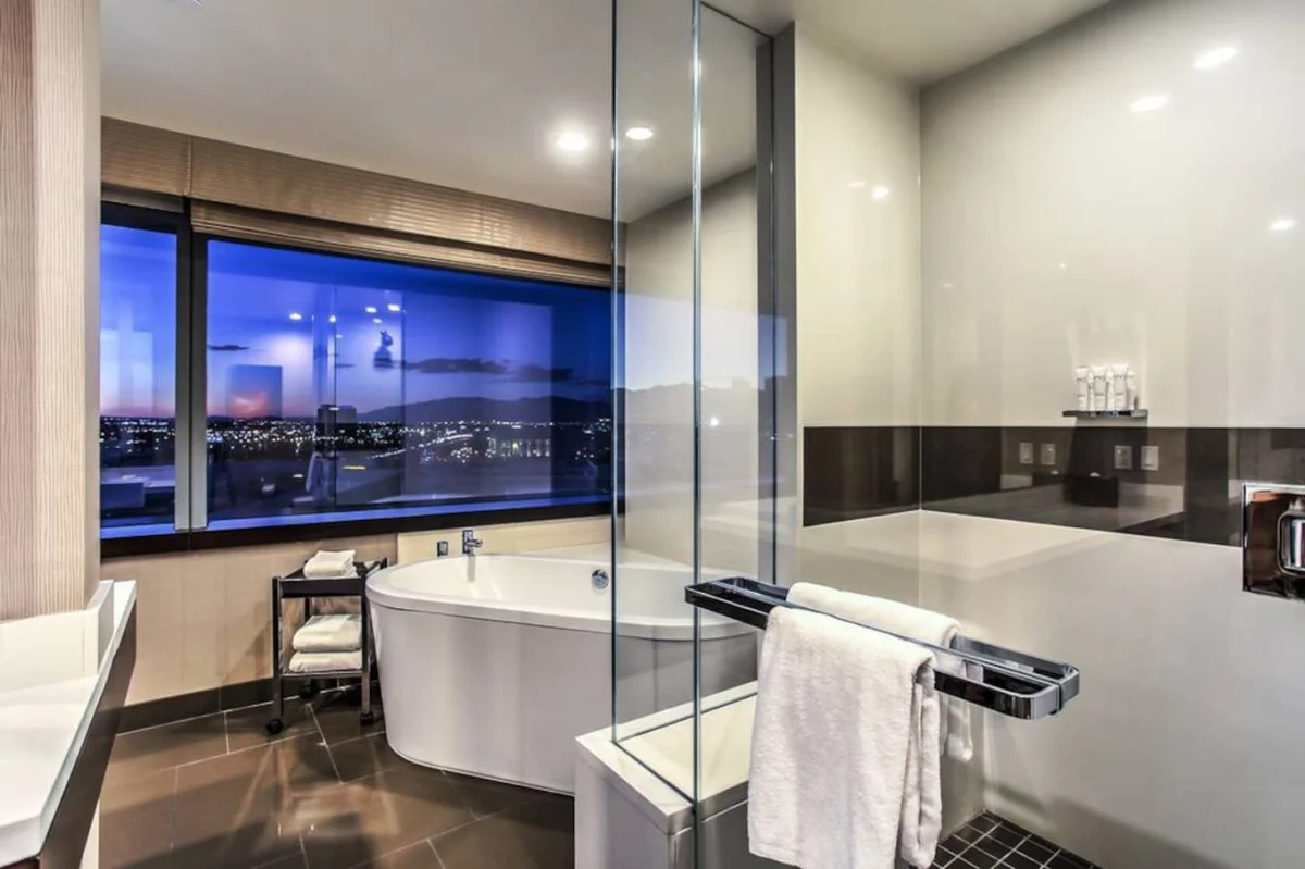 City Center! | Panoramic Corner Suite at Vdara #19