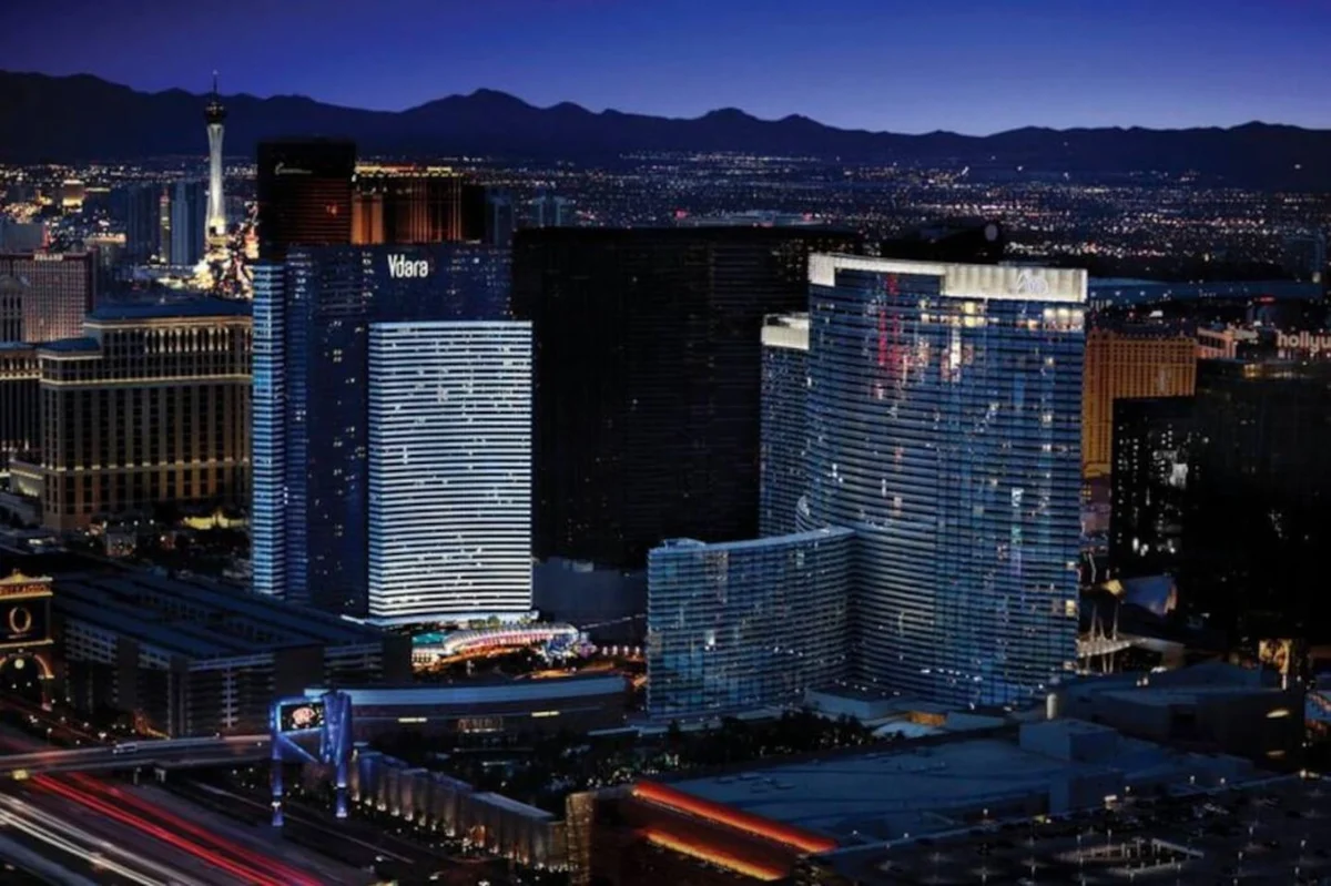 City Center! | Panoramic Corner Suite at Vdara #26