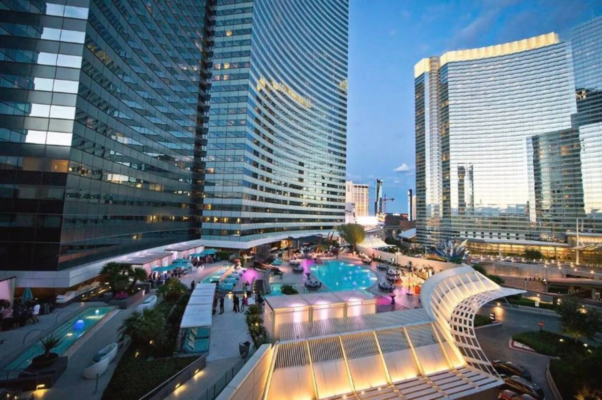 City Center! | Panoramic Corner Suite at Vdara #22