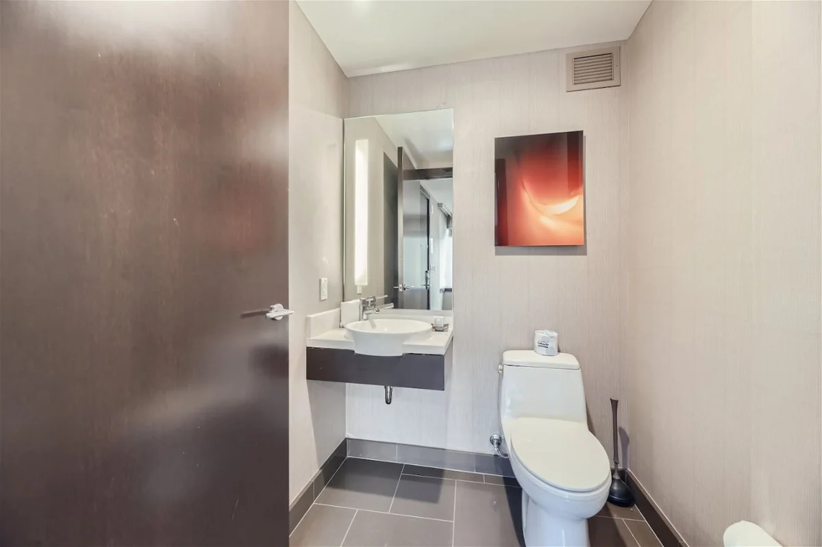 Corner Suite at Vdara Hotel & Spa #11