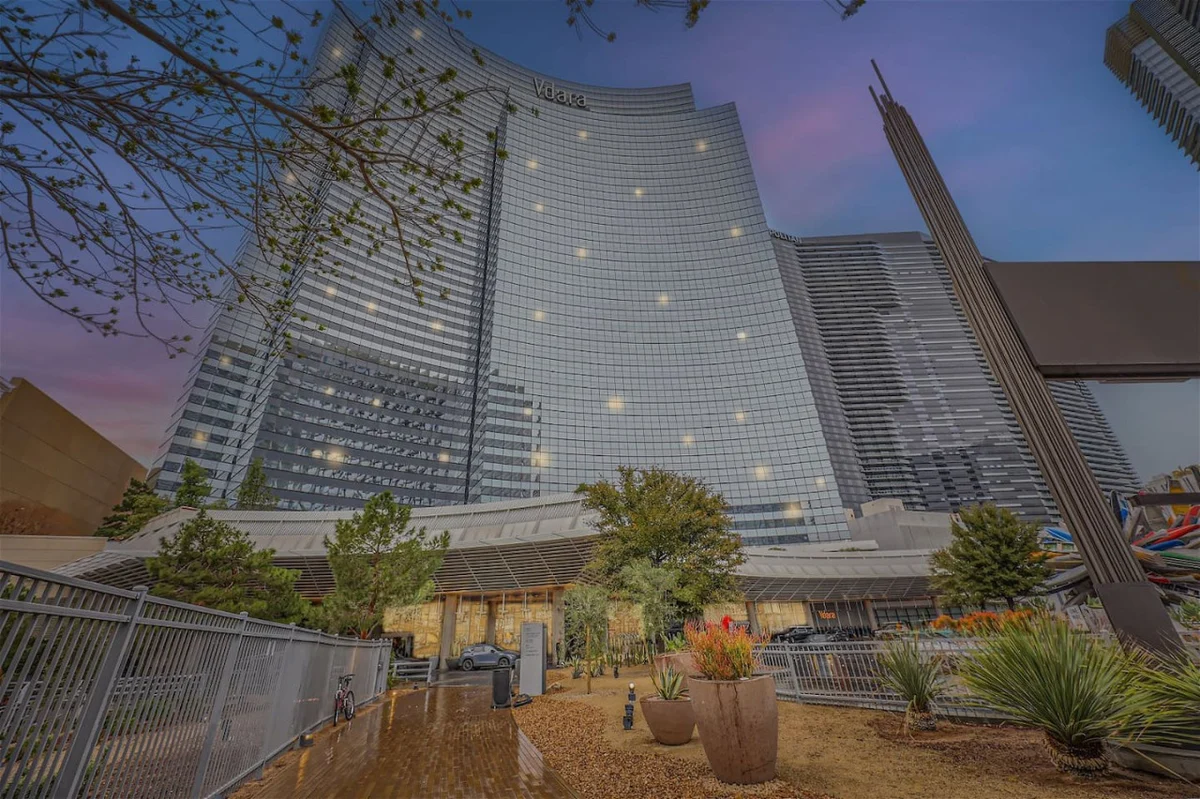 Corner Suite at Vdara Hotel & Spa #20