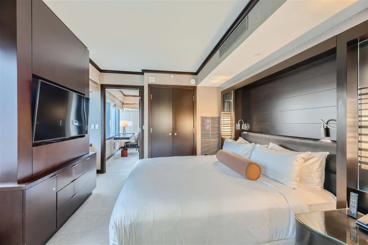 Corner Suite at Vdara Hotel & Spa #17