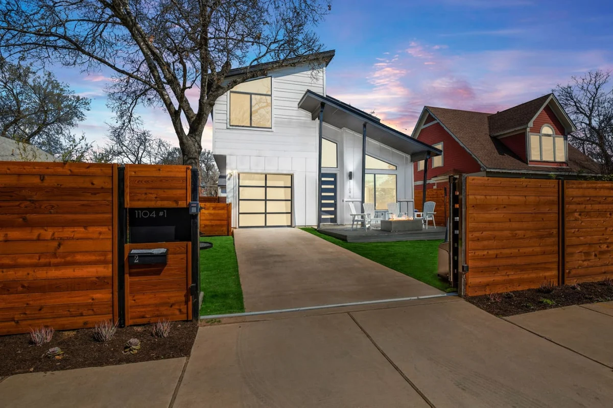 Grand Summer Oasis in East Austin + Pool #4