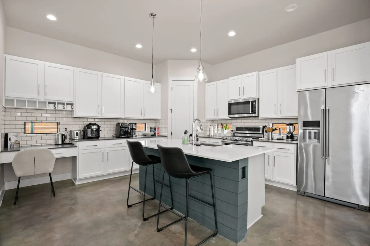 Grand Summer Oasis in East Austin + Pool #27
