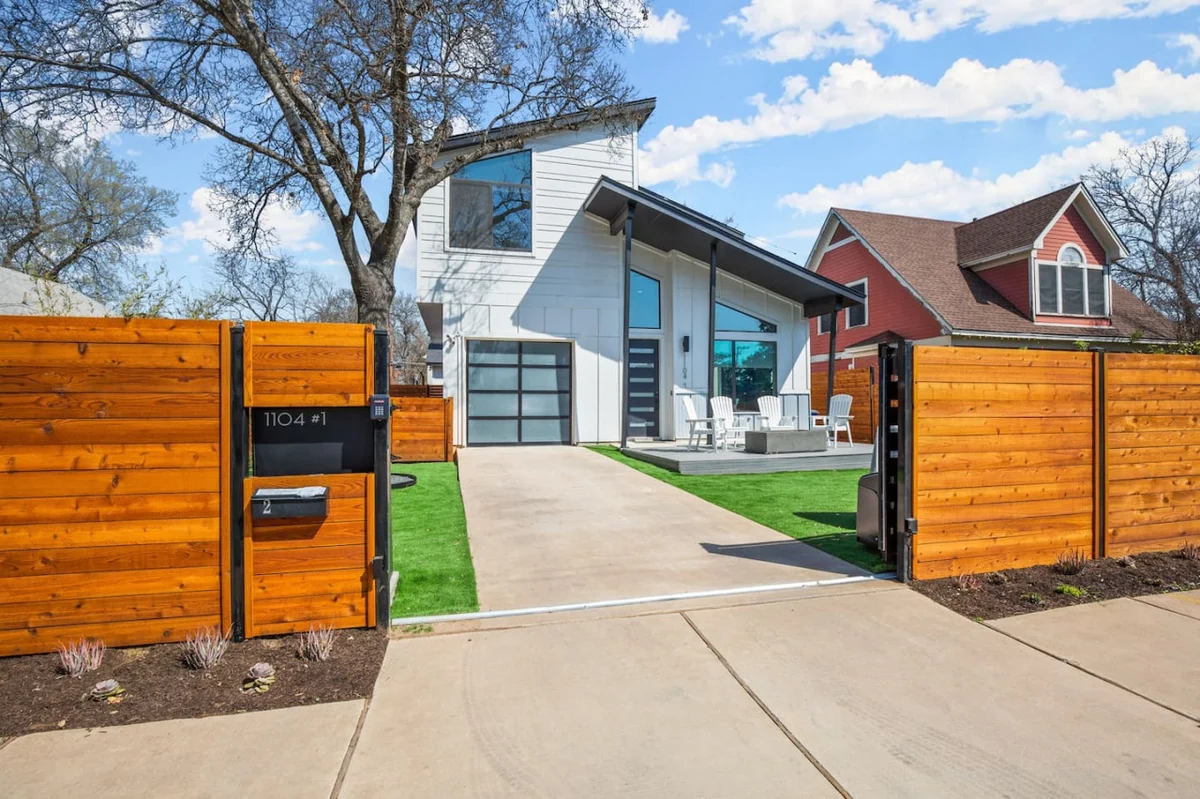 Grand Summer Oasis in East Austin + Pool #48
