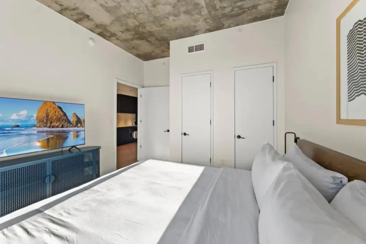Bedroom 1 image 1