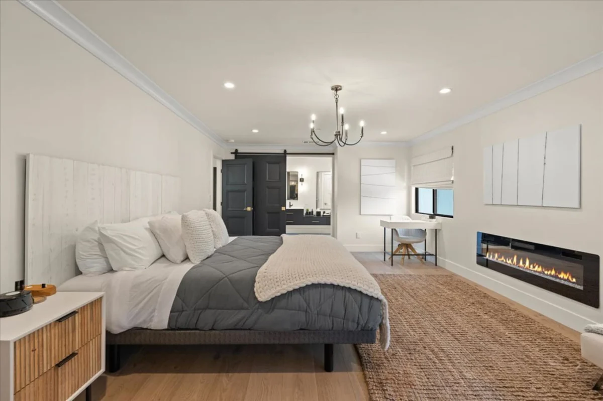 Bedroom 1 image 1