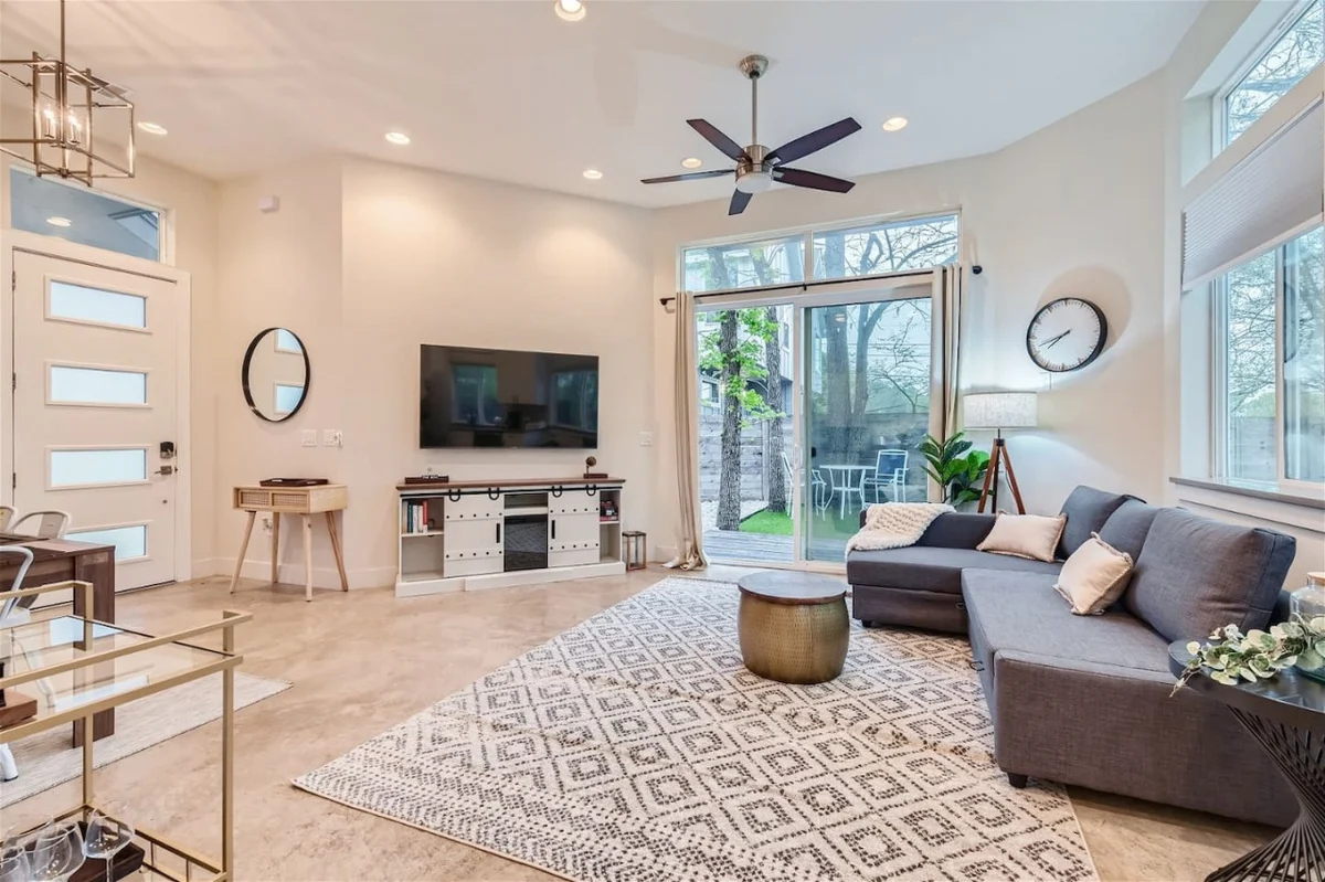 Off the hook in Austin +Chic 2BR Retreat + Firepit #2
