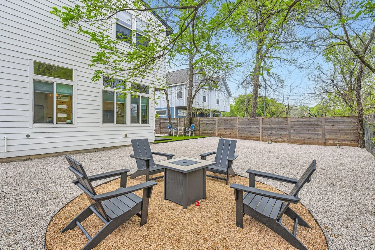 Off the hook in Austin +Chic 2BR Retreat + Firepit #4