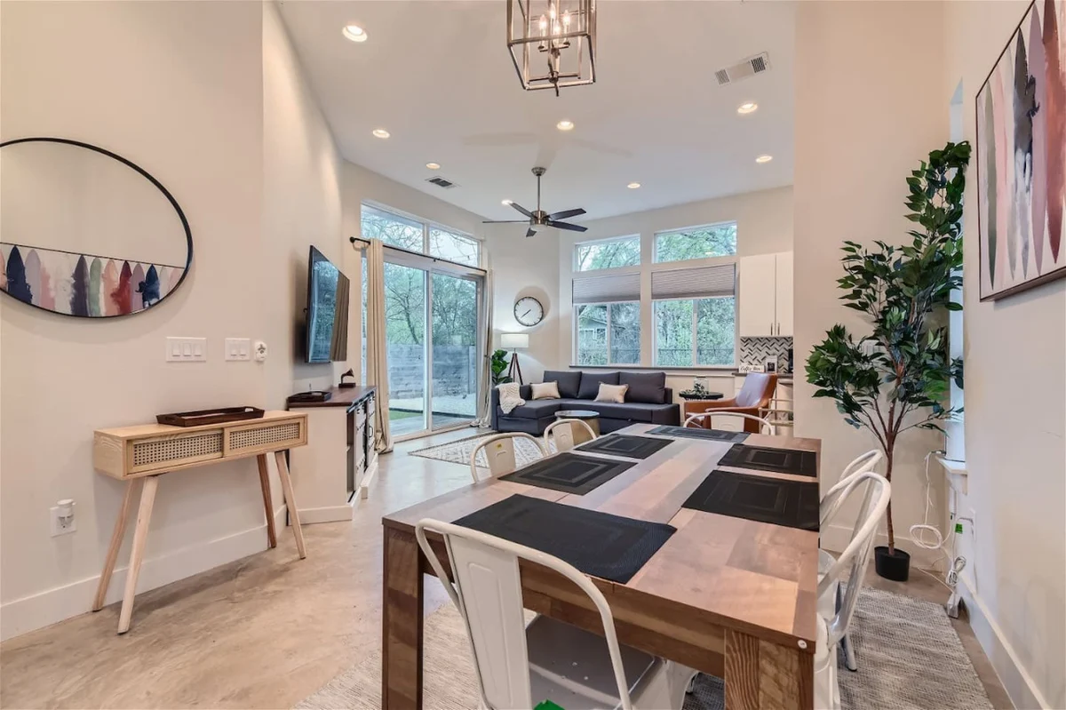 Off the hook in Austin +Chic 2BR Retreat + Firepit #5