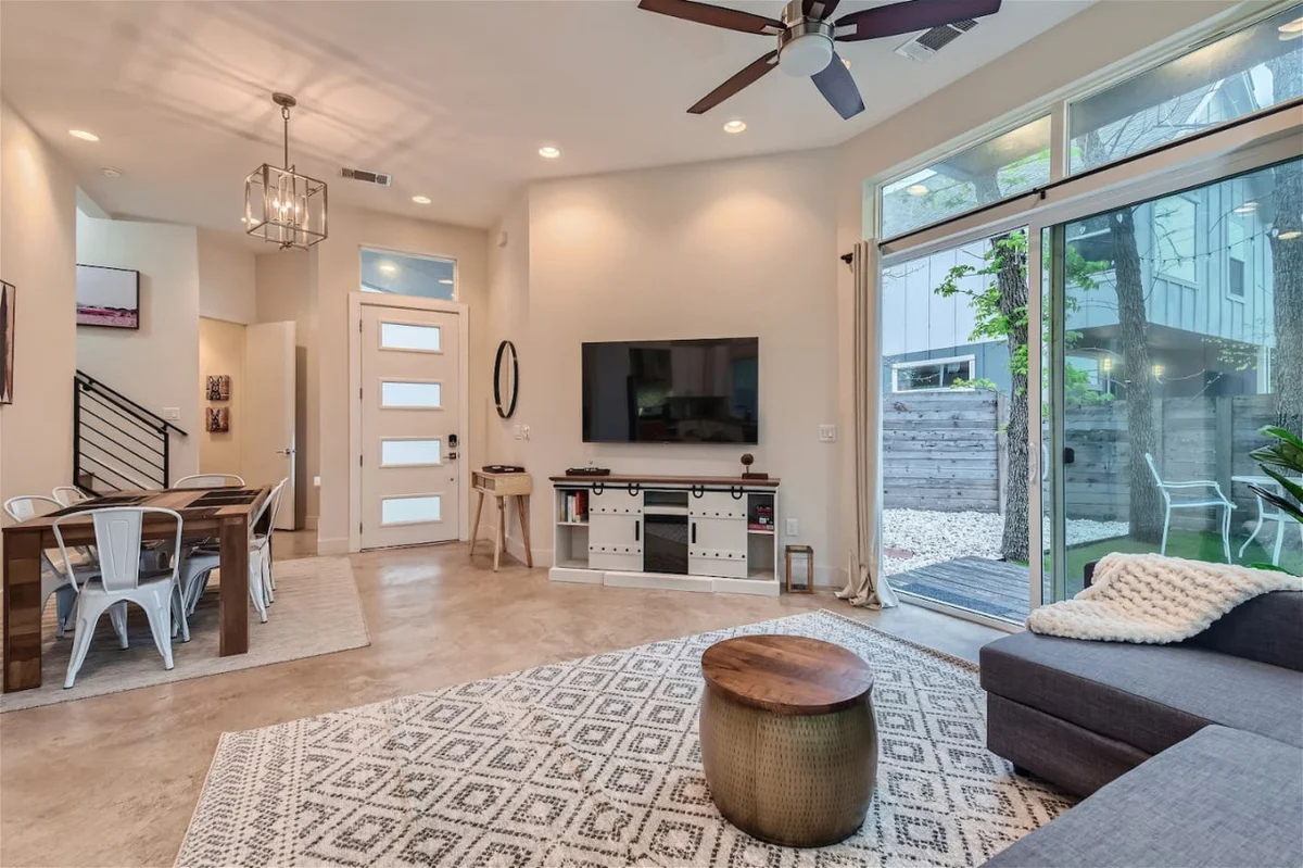Off the hook in Austin +Chic 2BR Retreat + Firepit #23