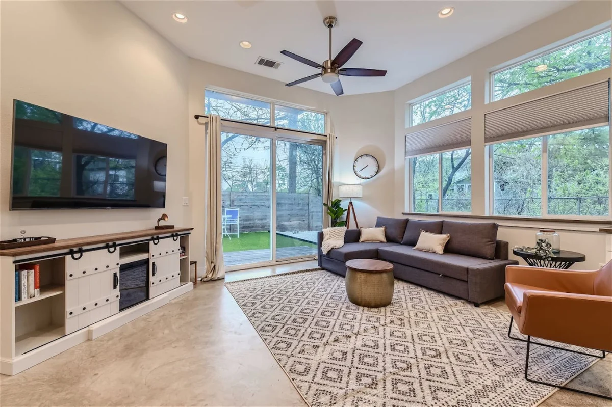 Off the hook in Austin +Chic 2BR Retreat + Firepit #27