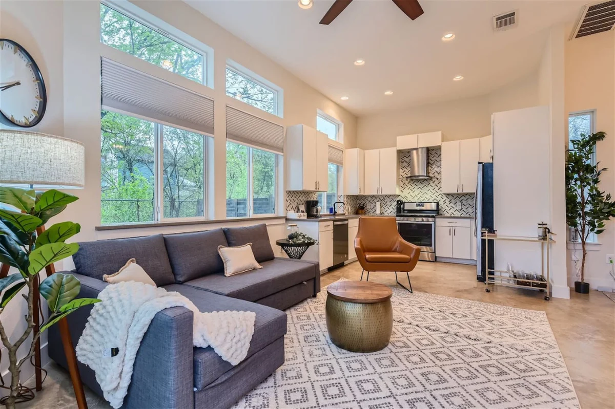 Off the hook in Austin +Chic 2BR Retreat + Firepit #7