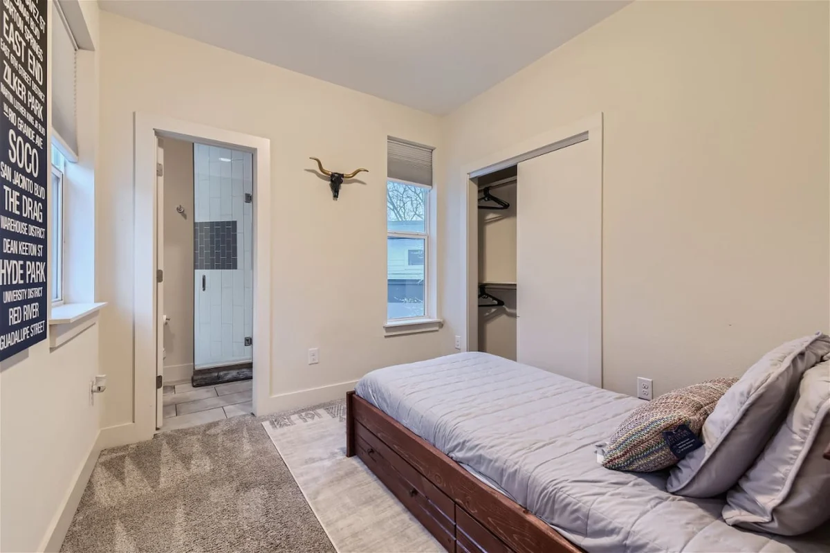 Off the hook in Austin +Chic 2BR Retreat + Firepit #30