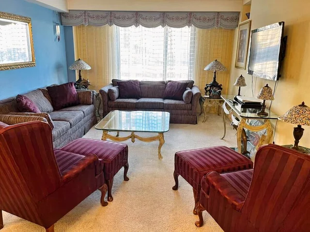 ON THE STRIP! | Classic Comfort - 2 Bedroom Condo