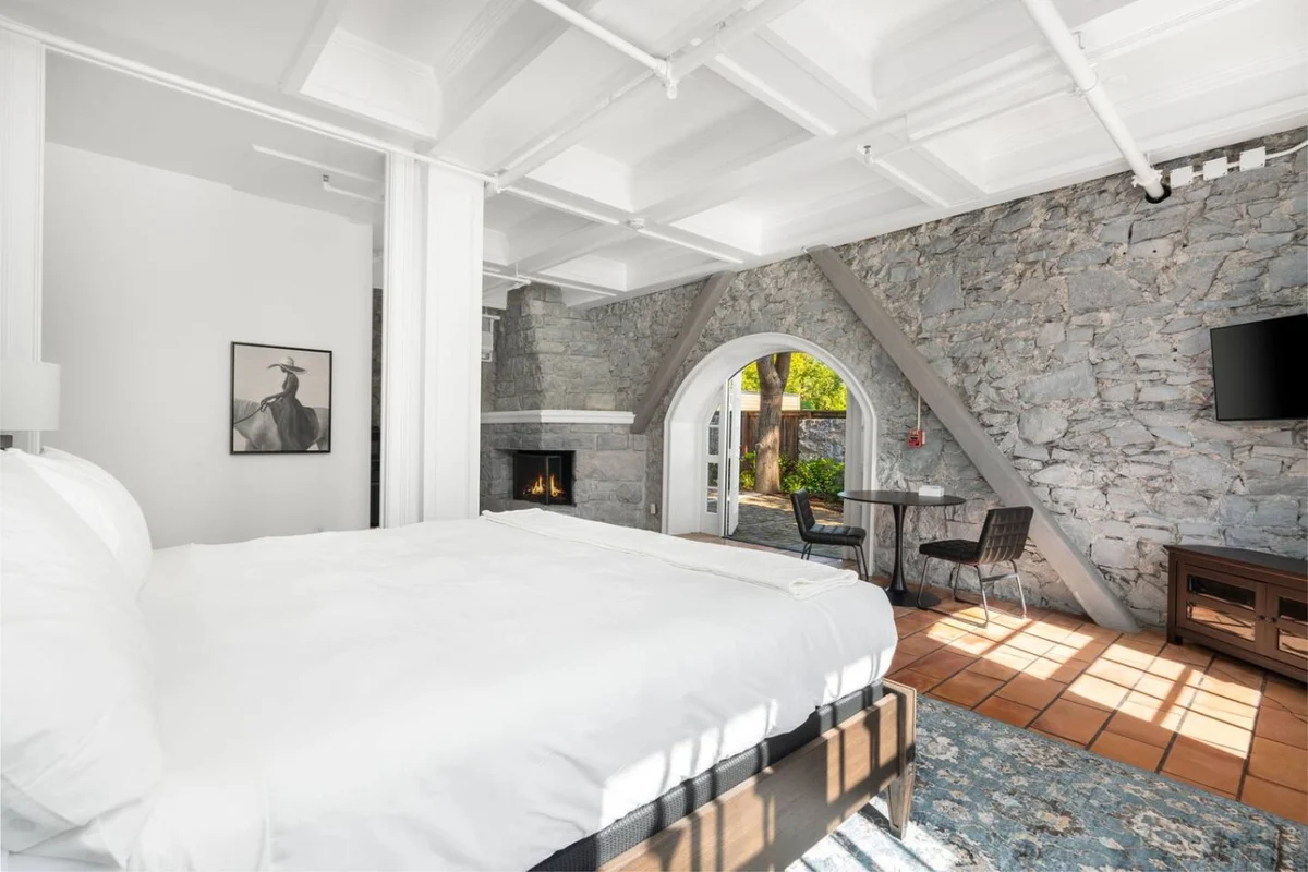 Bedroom 1 image 1