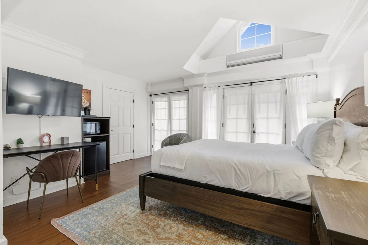 Bedroom 1 image 1