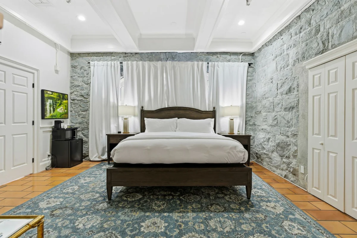 Sonoma Stonehouse, King Room at Boutique Hotel #21