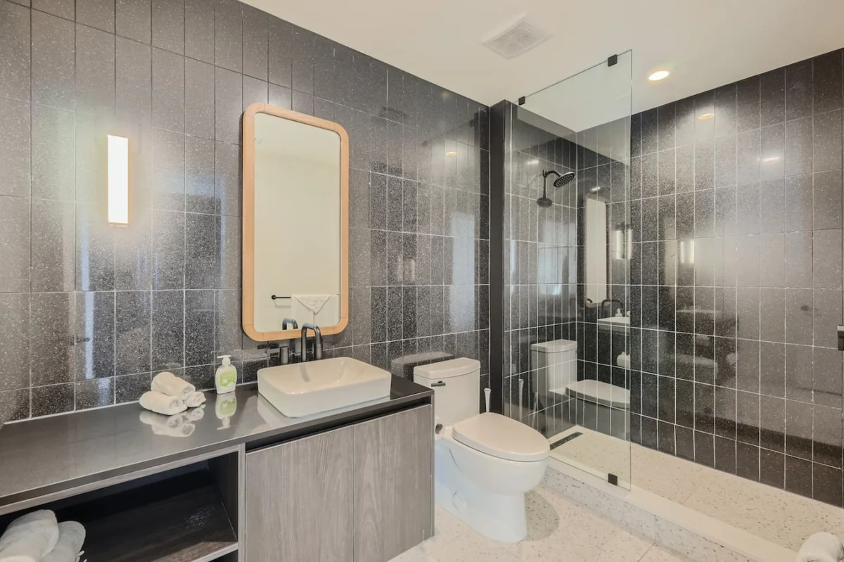 Take in the views + 1BR + Rooftop pool #5