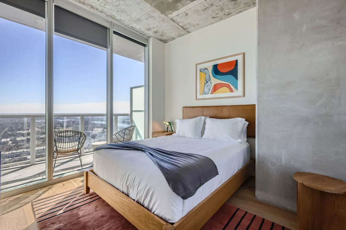 Take in the views + 1BR + Rooftop pool #15