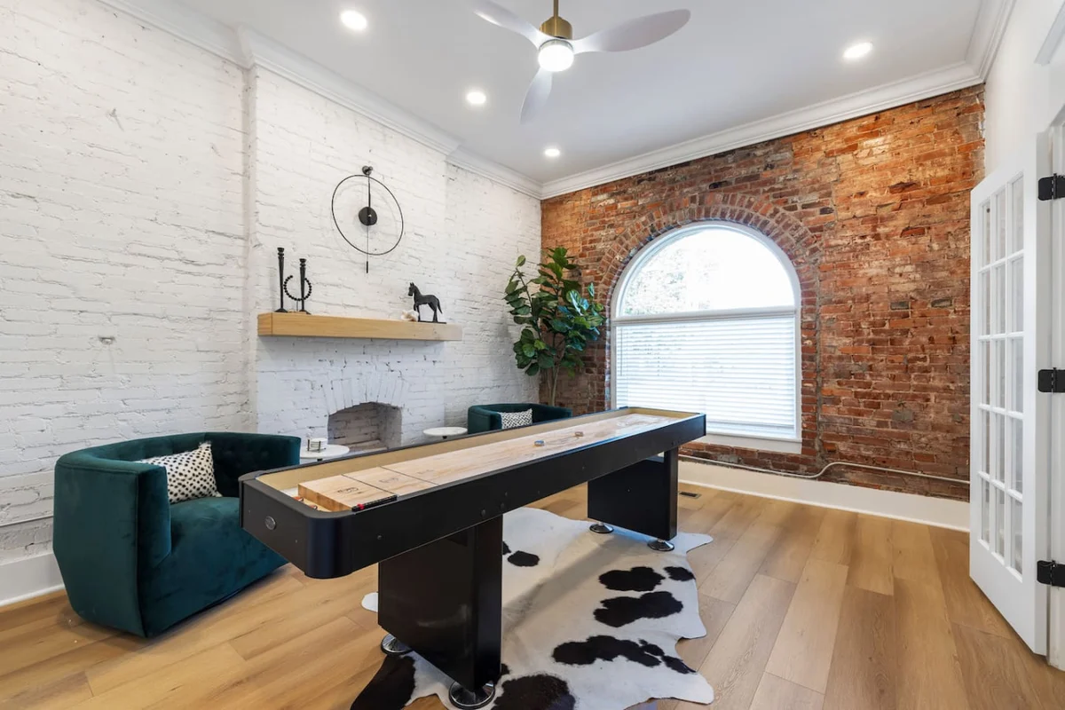The Kentucky Keepsake Manor + Shuffleboard #4