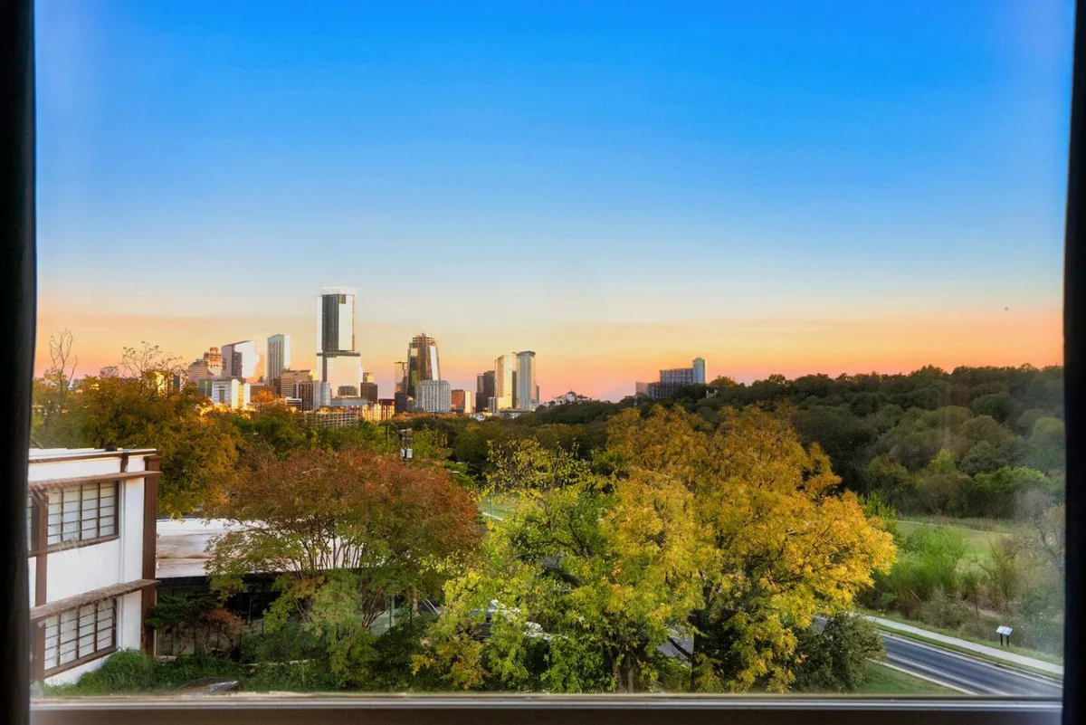 The Lamar Lookout + 3BR + Skyline Views in Austin #41
