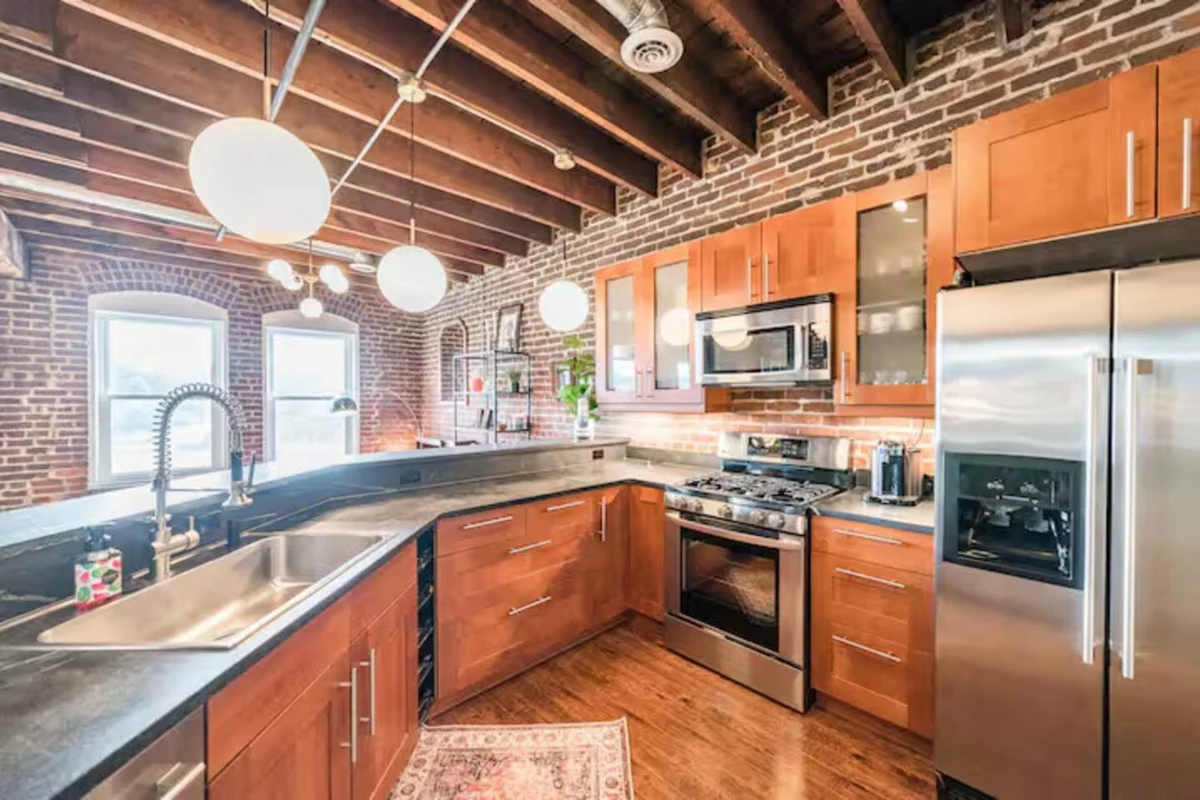 The Loft on Main, Penthouse Loft near Main Street #3