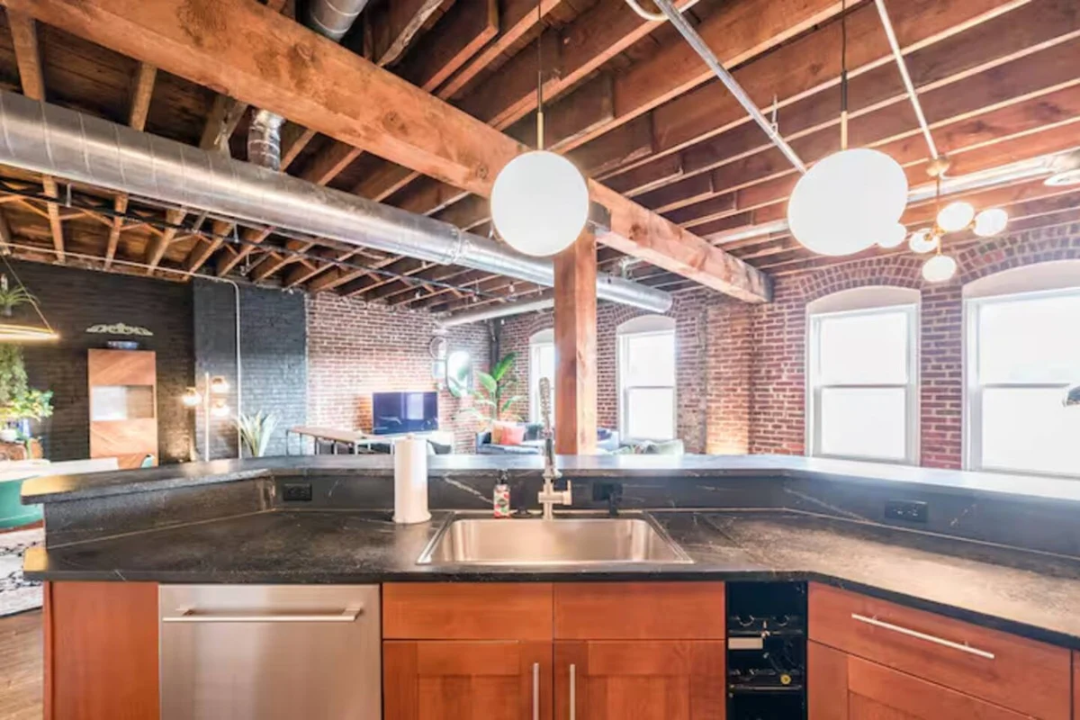 The Loft on Main, Penthouse Loft near Main Street #15