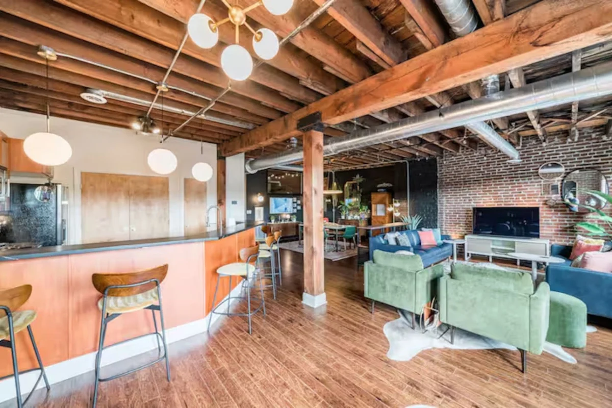The Loft on Main, Penthouse Loft near Main Street #16