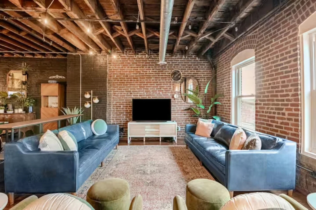 The Loft on Main, Penthouse Loft near Main Street #5