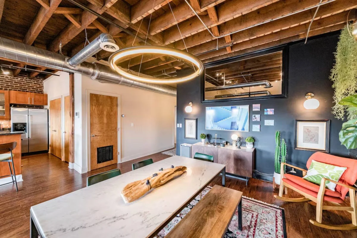 The Loft on Main, Penthouse Loft near Main Street #32