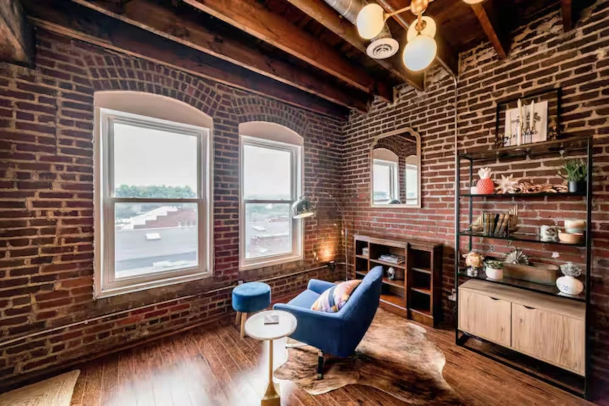 The Loft on Main, Penthouse Loft near Main Street #35